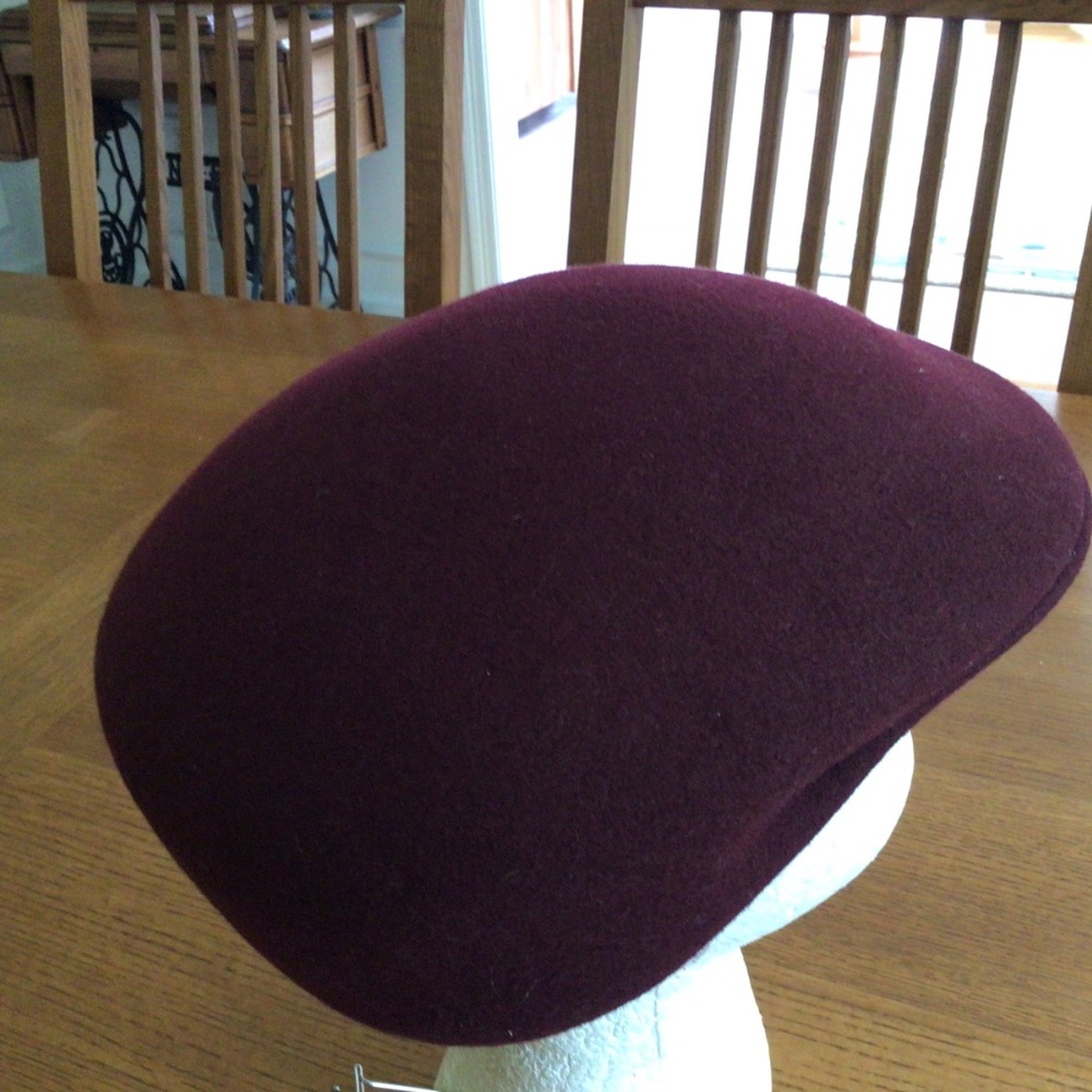 Italian Burgundy wool newsboy cap. EUC. - Picture 2 of 4